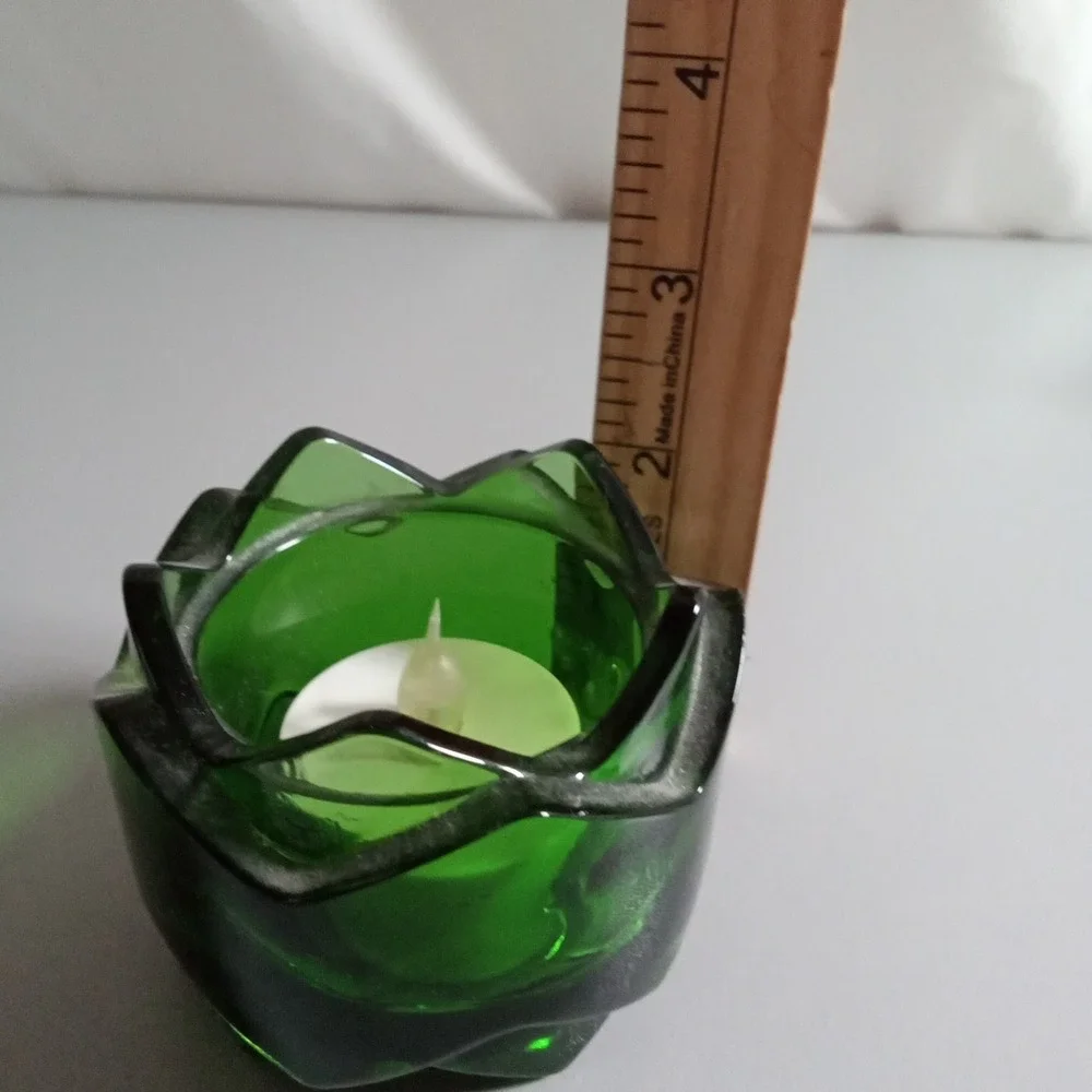Avon Vintage Green Glass Lotus Flower Tea Light Votive Candle Holder 3 inch